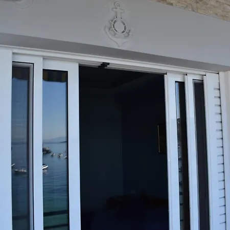 Konukevi Ionian Balcony
